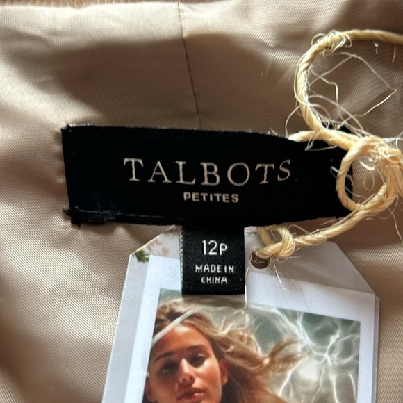 Talbot women’s jacket size 12petit color tan 
Pre loved perfect condition - Picture 6 of 6